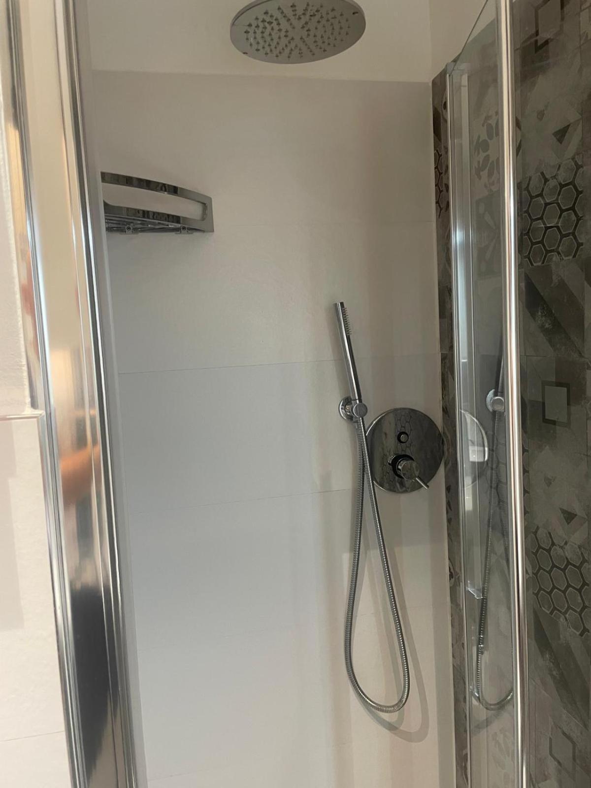 Affittacamere Drooms 4,0 Domotic Smart Self 24h,7 Vicino Treni Porta Susa E Centro Storico