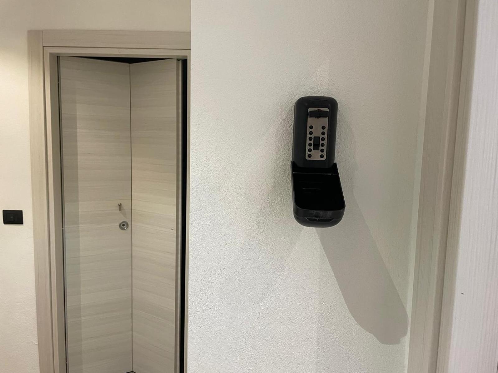 Drooms 4,0 Domotic Smart Self 24h,7 Vicino Treni Porta Susa E Centro Storico Affittacamere
