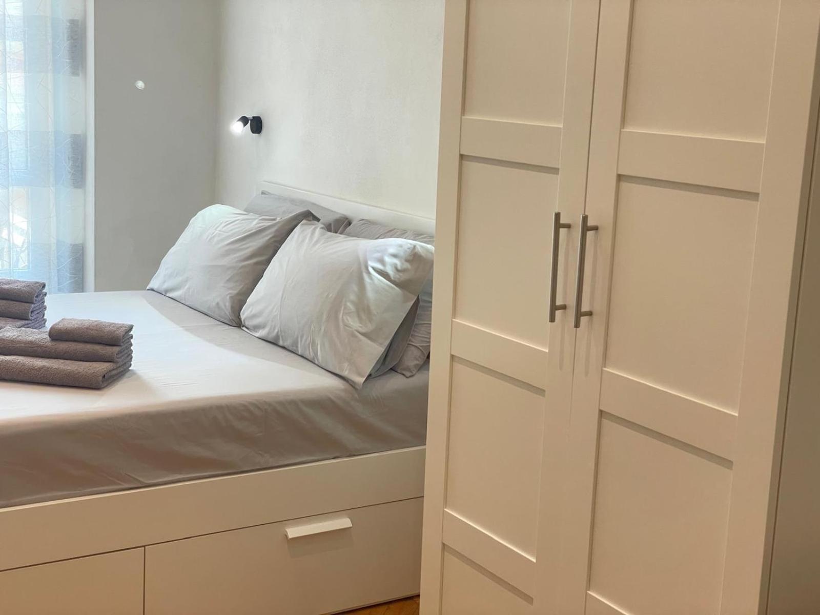 Affittacamere Drooms 4,0 Domotic Smart Self 24h,7 Vicino Treni Porta Susa E Centro Storico