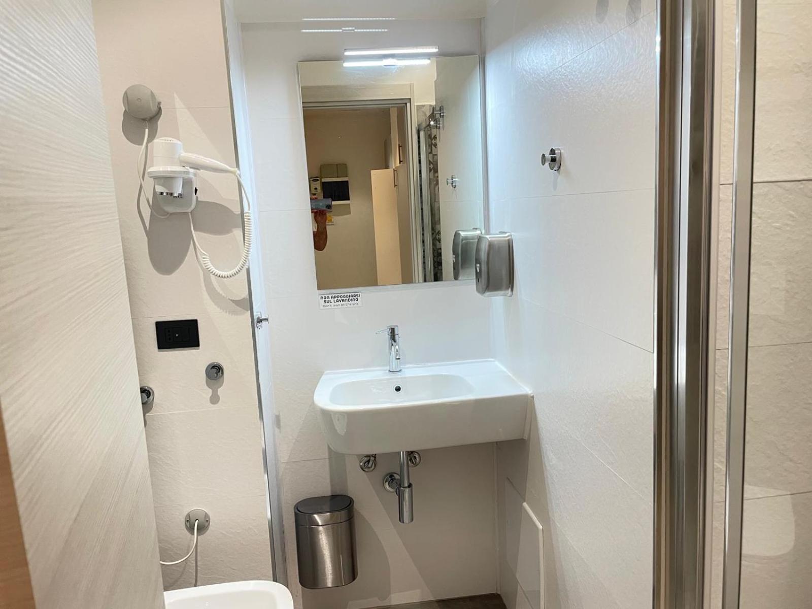Affittacamere Drooms 4,0 Domotic Smart Self 24h,7 Vicino Treni Porta Susa E Centro Storico Torino